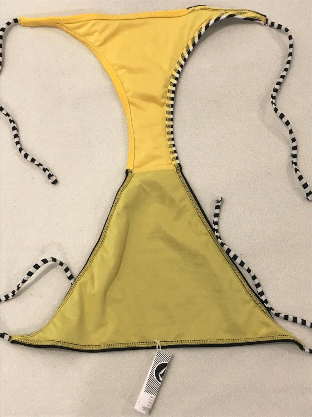 Volcom Bikini Tropic - Picture 3 of 4